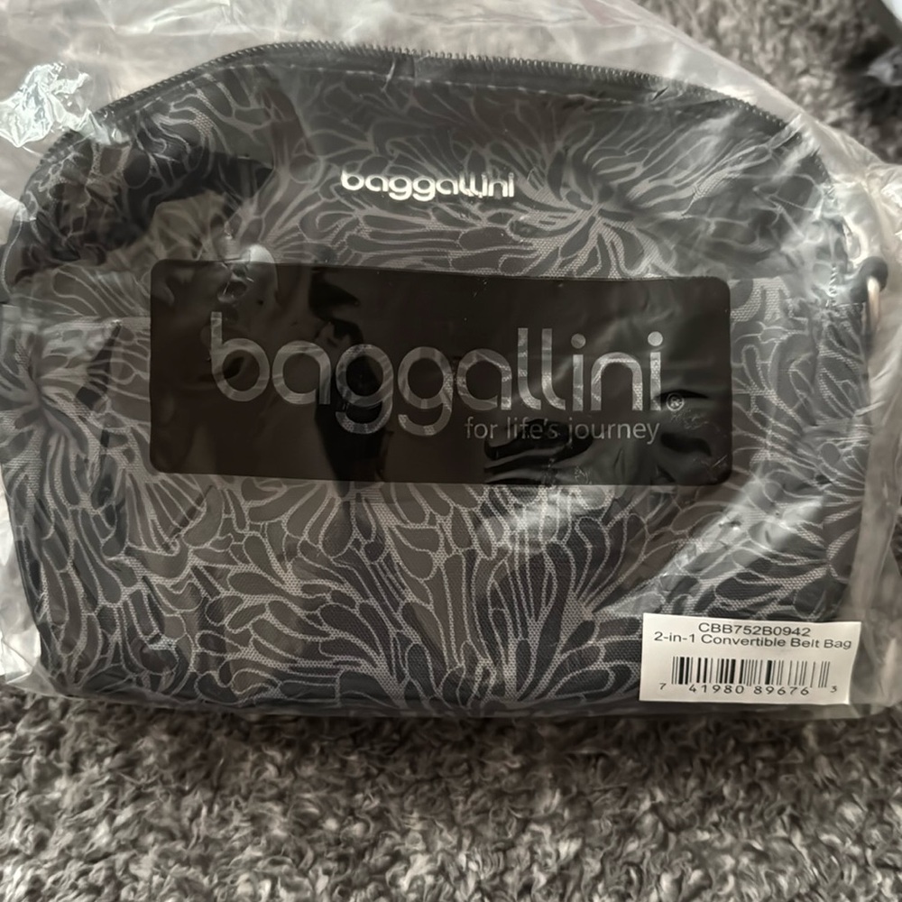 Baggallini - convertible belt bag